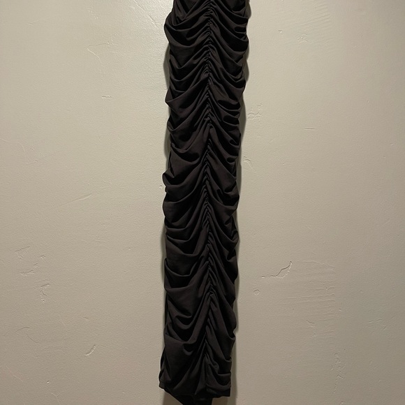 Oh Polly “Drop A Bombshell” Dress - Picture 9 of 15